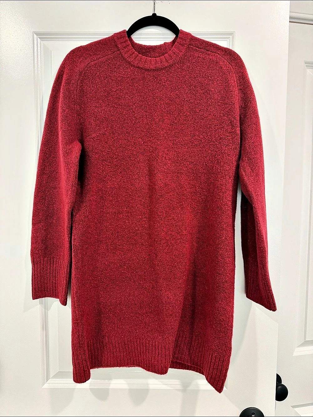 Abercrombie & Fitch Crewneck Sweater in Red Size XS Like New